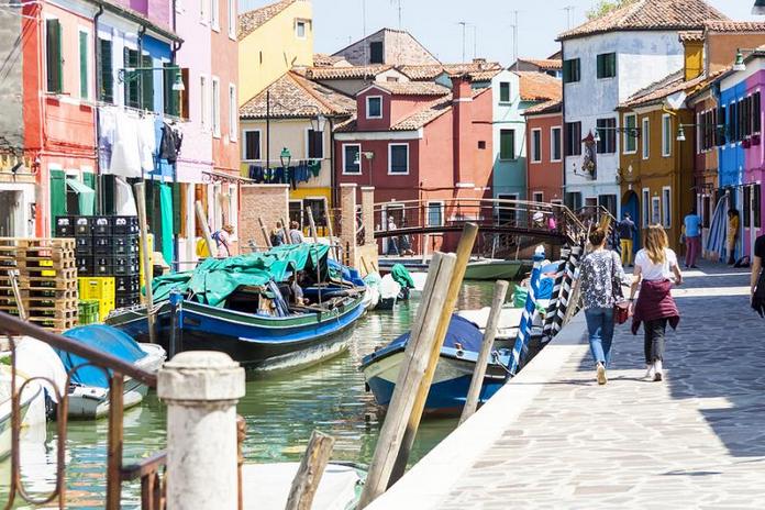 Burano (Italy), The Island of Legends and Miracles | Earthology365