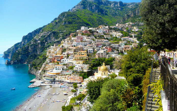 8 Beautiful Seaside Towns in Italy | Earthology365 | Page 3