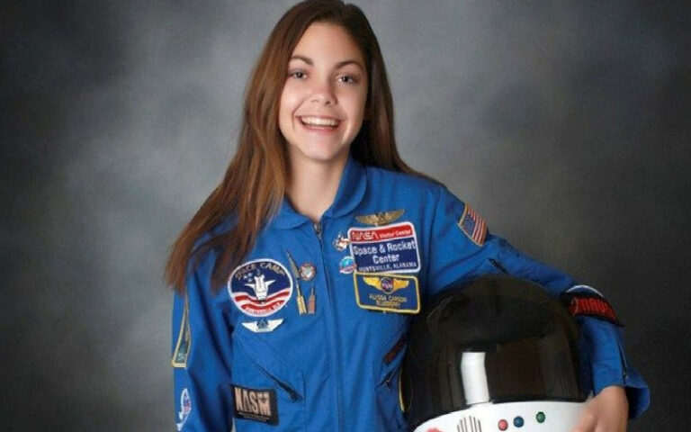 The 10 Most Beautiful Female Pilots in the World | Earthology365 | Page 2