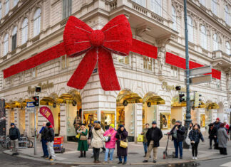 10 European Cities That Turn into a Christmas Fairyland Each Year