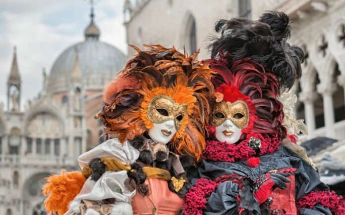 Top 7 Luxury Masquerade Balls to Attend During the Venice Carnival